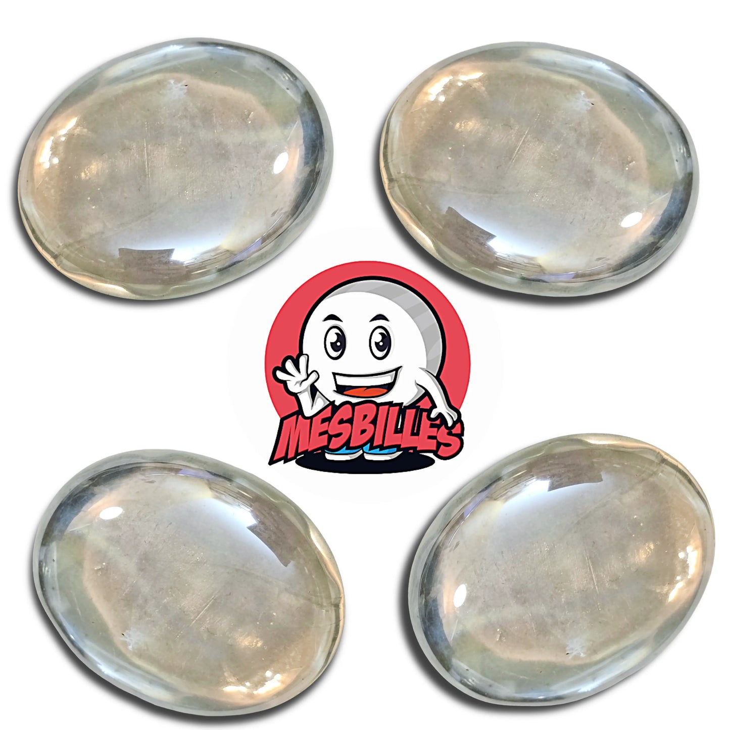 Une grande bille plate, également nommée Bille Galet en Verre, de la famille des Billes Irisées. Cette bille forme est ronde, légèrement ovoïde et mesure environ 3 cm de diamètre