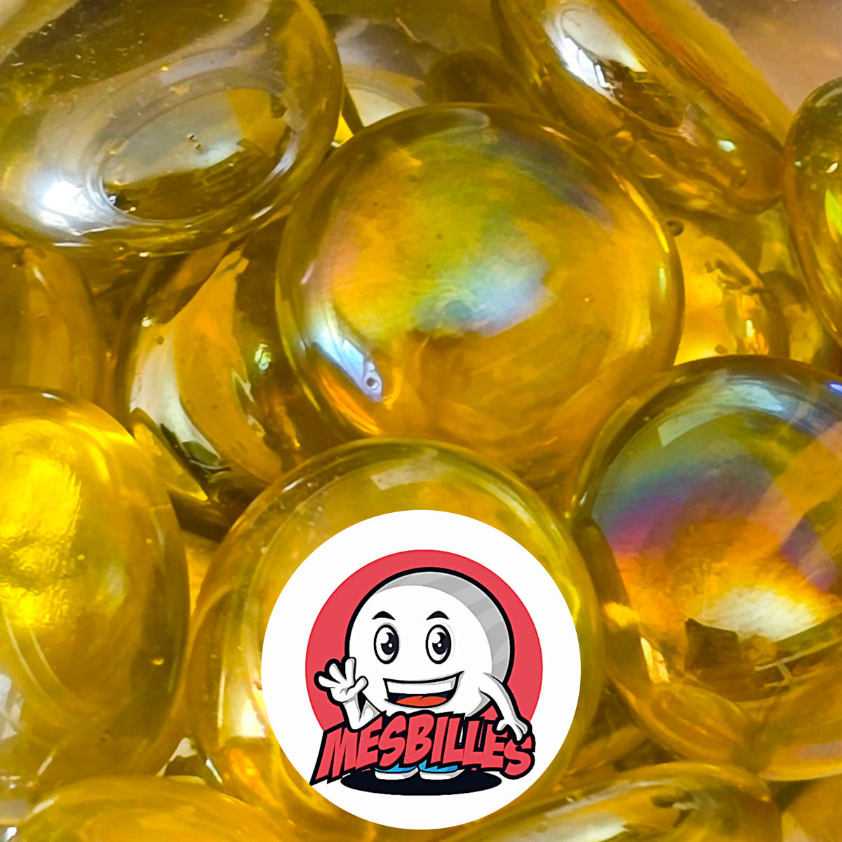 Dans la Grande Famille des Billes Irisée, il y a les Billes Plates en verre Translucide et Brillant de Couleur Jaune.