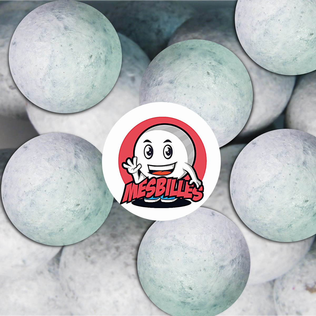 Billes en terres blanches de 14 mm à la texture mate et teinte naturelle : un charme authentique né d’un savoir-faire ancestral et d’une finition manuelle soignée