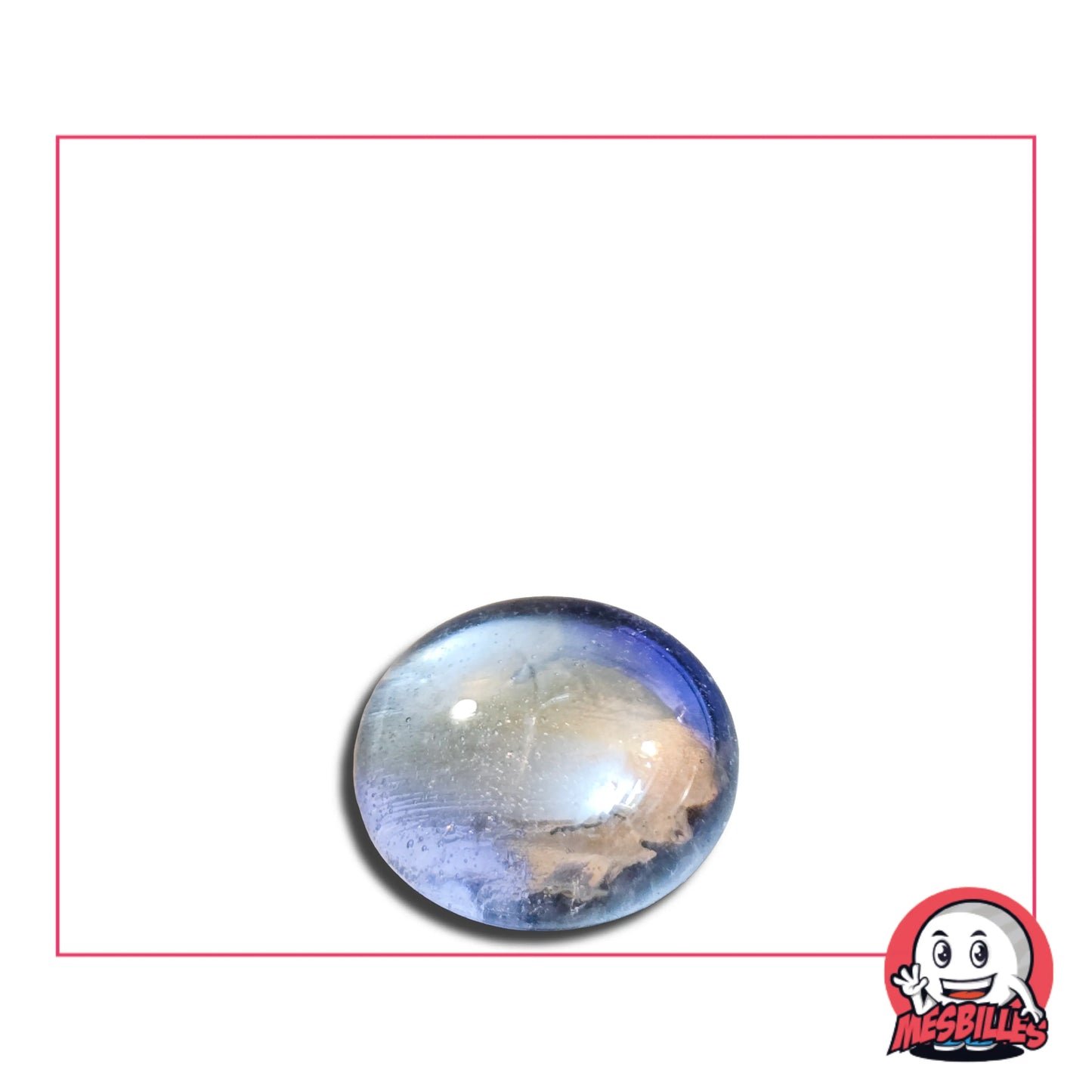 Dans la Grande Famille des Billes Irisée, il y a la Bille Plate en verre Translucide et Brillant de Couleur Violet Léger.