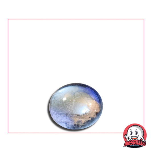 Dans la Grande Famille des Billes Irisée, il y a la Bille Plate en verre Translucide et Brillant de Couleur Violet Léger.