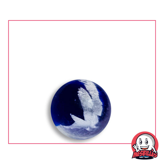 Bille Serpentin Bleu 16 mm Collector en verre bleu cobalt portant une feuille d'aspect argenté en forme de plume, vue de dessus, 16 mm de diamètre