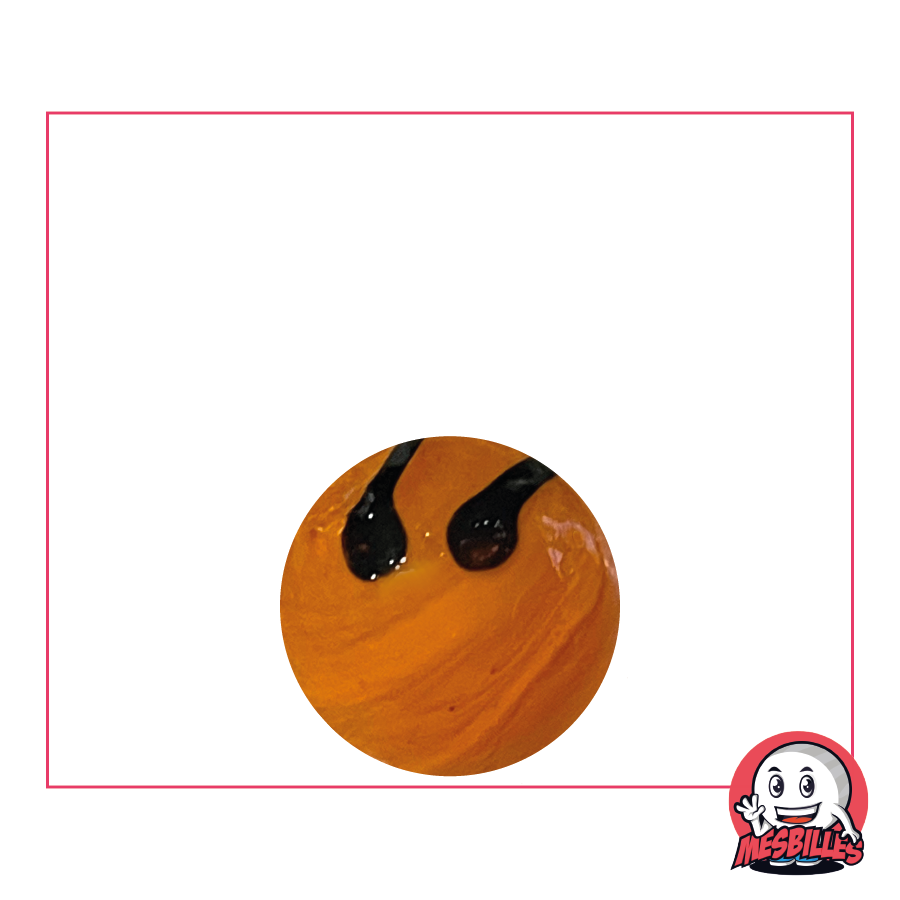 A 16 mm Marble Zébra Orange, the trendiest animal of the savannah revisited, in opaque glass.