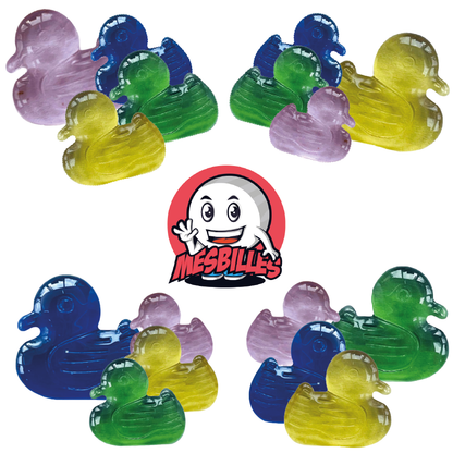 Image of the My-Glassmarbles Mascot surrounded by Extra-flat Marbles Green Duck, the parrot of the Shaped Marbles at My-Glassmarbles