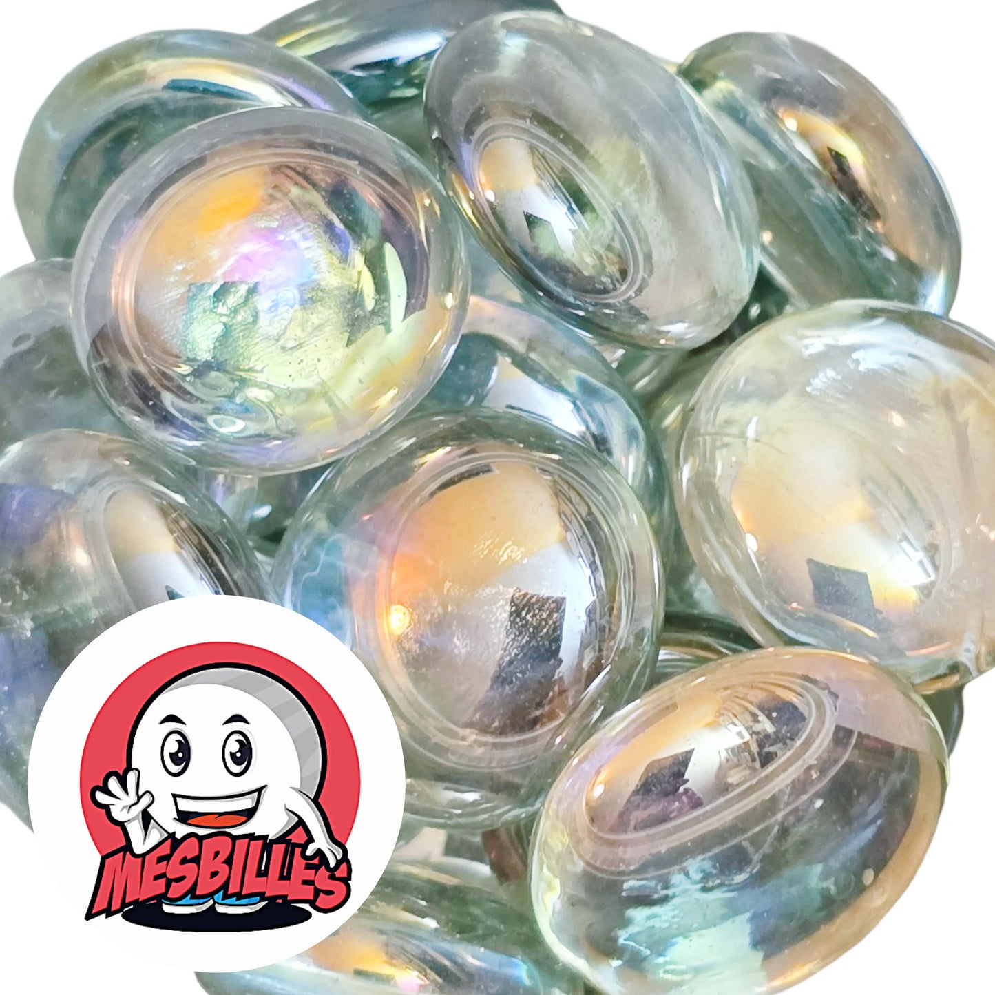 Dans la Grande Famille des Billes Irisée, il y a la Bille Plate en verre Translucide et Brillant de Couleur Gris Léger.