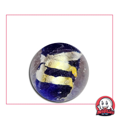 Bleu profond et spirales blanches : la bille Serpentin 25 mm KimPlay Collector offre un rendu fluide et très graphique.